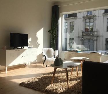 Schipperskwartier Apartment | PM87- Modern stylish home