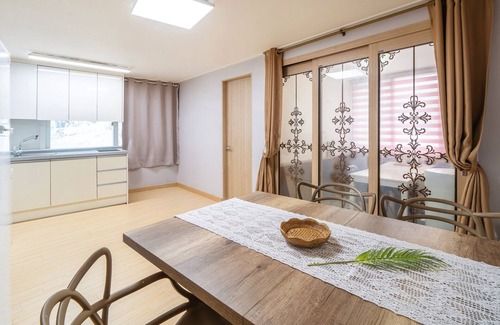 Pocheon House | Pocheo Welcome Paw and Meow Pet Pension