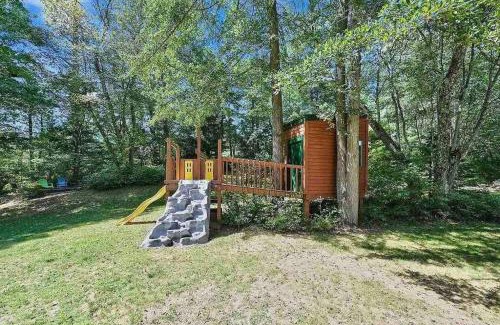 Lake Harmony House | Poconos Getaway! Lake Harmony!