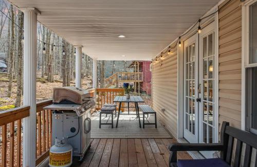 Thornhurst House | Poconos Getaway w Firepit Lake Access Near Jack Frost Big Boulder Ski