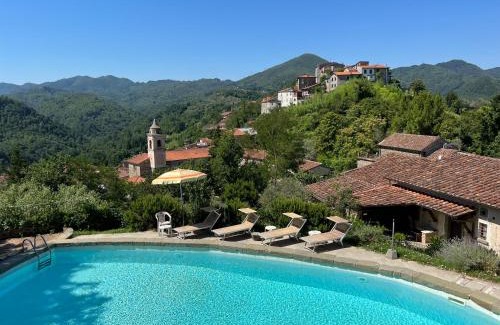 San Terenzo Monti Villa | Podere Beatrice 20 Pax by VILLASRETREATS