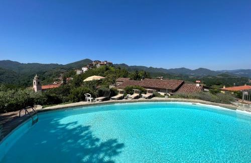 San Terenzo Monti Villa | Podere Beatrice 20 Pax by VILLASRETREATS