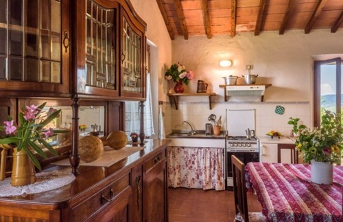 Contignano Villa | Podere del Mezzadro. Villa 11 guests. Superb panoramic location