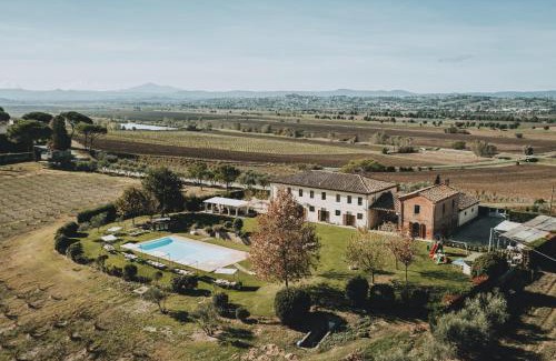 Le Piazze House | Podere Il Belvedere su Cortona