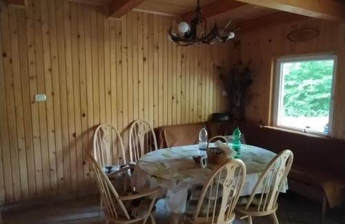 Ilirska Bistrica Ski Chalet | Podklanci-house in the forest