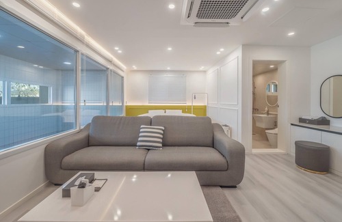 Pohang House | Pohang Etoile Poolvilla