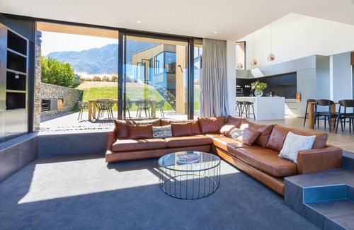Jacks Point House | Point Vista - Queenstown Luxury