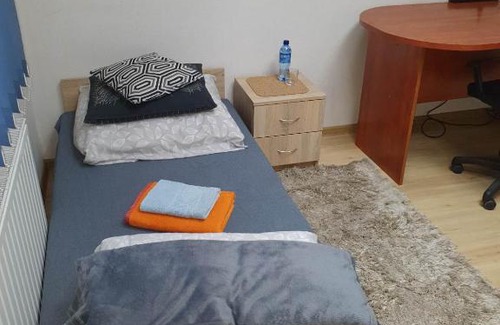 Starachowice Apartment | Pokoje ze wspólną łazienką i kuchnią w centrum Starachowic