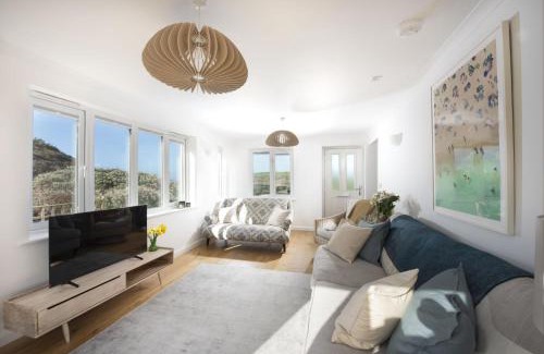 Porthtowan House | Poldreth - situated above the golden sand and rolling waves of Porthtowan Beach