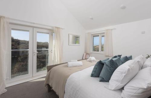 Porthtowan House | Poldreth - situated above the golden sand and rolling waves of Porthtowan Beach