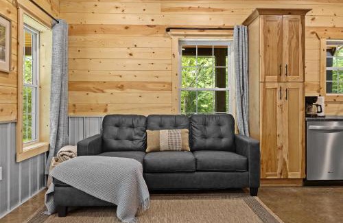 Hanover House | Pole Barn - Rustic 1BR Family Retreat with Open Views