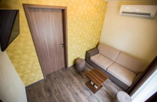 Balatonszarszo Hotel | Pole Position Beach Hotel