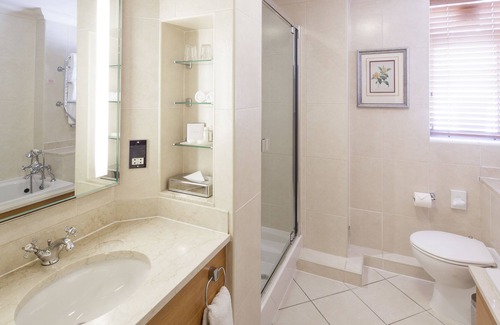 Saint Helier Hotel | Pomme d'Or Hotel