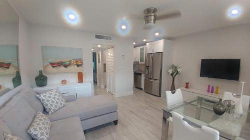 Harbor Village Apartment | Pompano Beach Hidden Gem