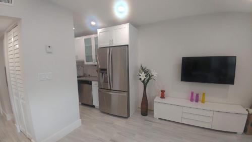 Harbor Village Apartment | Pompano Beach Hidden Gem
