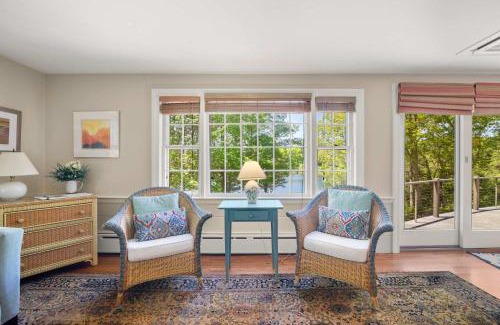 East Orleans House | Pondfront 1 Mile to Nauset Beach