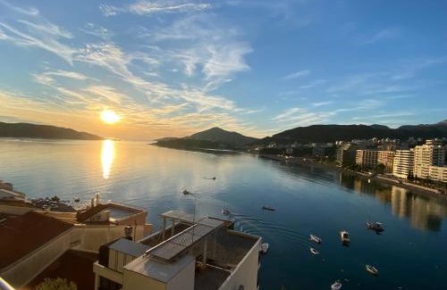 Rafajlovici Apartment | Ponta Nova One bedroom Apartment with Sea view