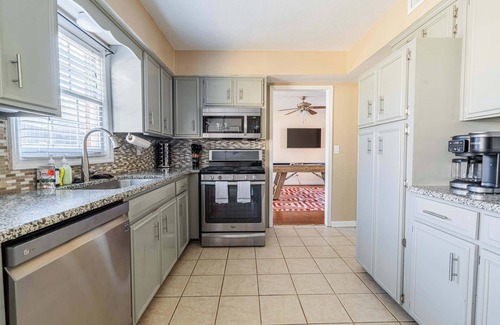 Columbus House | Pool 4BR Pool Table Grill Fire Pit Near Ft Moore