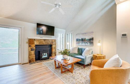 White Haven Apartment | Pool and Marina Access Condo with Deck in Jim Thorpe