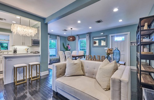 Lake Ida Shores House | Pool & Guest House in the Heart of Delray Beach