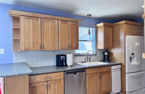 Plano House | Pool, Heated spa, Pickleball court, BBQ, Sleep 16