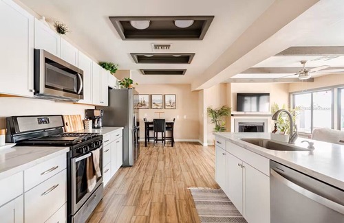 Rural-Geneva House | Pool paradise near ASU campus and Scottsdale