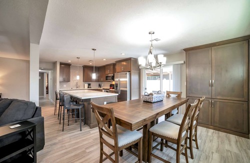 Papago Parkway House | Pool Table, garage, FREE GOLF, & Dog Friendly! Near ASU, Tempe, Old Town Scottsdale & Giants Stadium