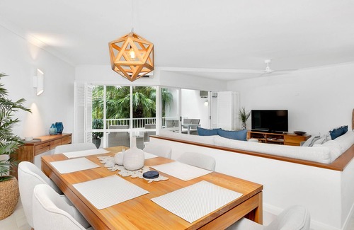 Palm Cove Apartment | Poolside Apt in Alamanda Beachfront Resort 42