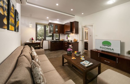 Dich Vong Hau Apartment | Poonsa Duy Tan Hotel & Serviced Apartment