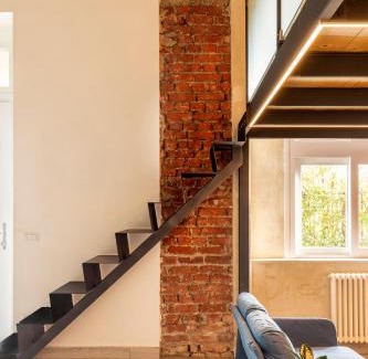 Busto Arsizio Apartment | Pop Art Loft con Giardino Privato