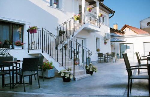 Hunedoara House | Popasul Castelului
