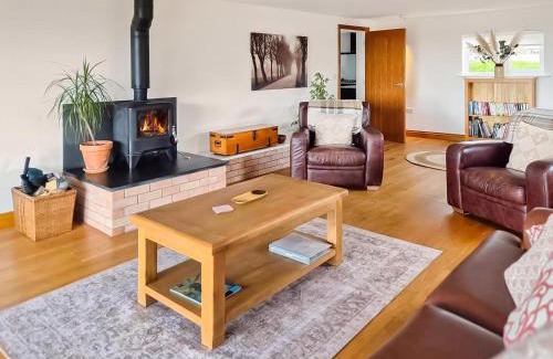 Gwehelog House | Poplars Cottage