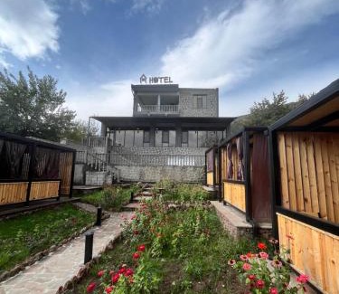 Goris House | Popock Goris