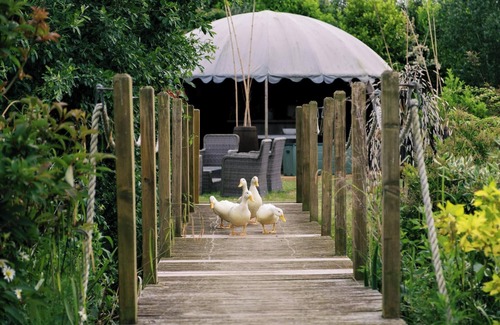 Redmile Cabin | Poppie's Shepherd's Hut - Wellness & Hot Tub