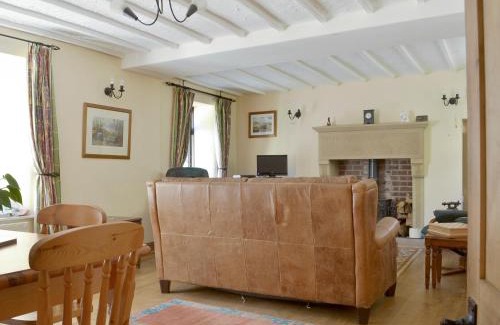 Bonsall House | Poppy Cottage
