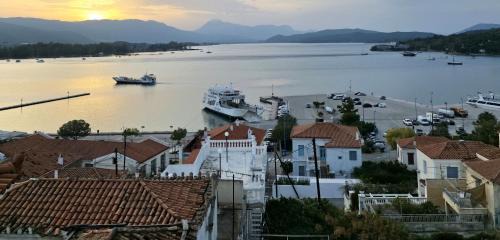 Poros Apartment | Poros sunset house
