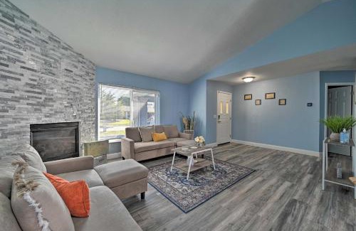 Orchid Lake Village House | Port Richey Getaway with Lanai, Pool and Grill!