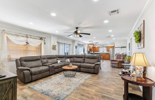 Port Sulphur House | Port Sulphur Retreat w/2 Balconies & Bayou Access