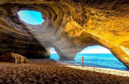 Portimao Hostel | Portimao central Holiday Hostel ,Algarve