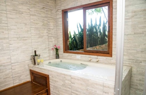 Praia do Rosa Hotel | Pousada La Creacion