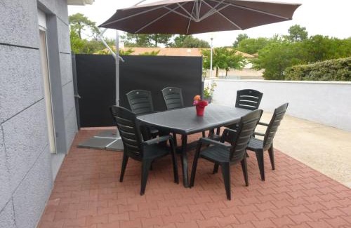 Le Verdon-sur-Mer House | Près des commerces et des plages.