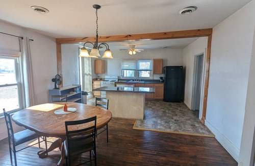 Oblong House | Practical 3 BR House in Oblong, 1 & 1/2 Bathrooms
