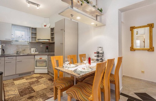 Bezjaki Apartment | Practical apartment near Rijeka.