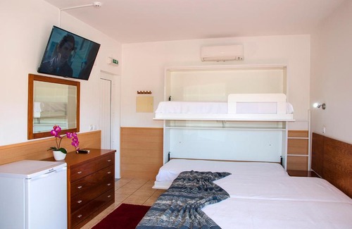 Castanheira de Pera House | Praia das Rocas Bungalows