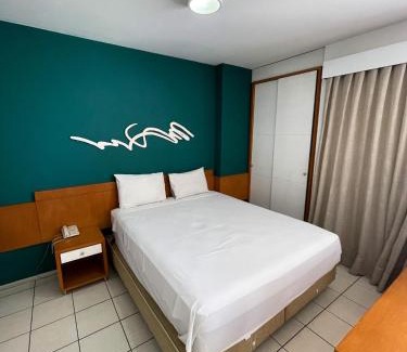 Praia do Canto Apartment | Praia do Canto Apart Hotel - Apto 405 - Varanda Lateral com Vista Mar