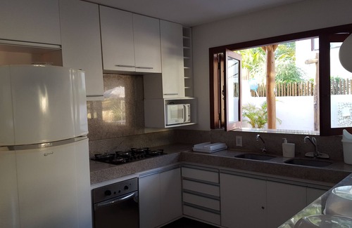 Itacimirim House | Praia do Forte Linda Casa 4/4, Private pool, Gourmet Balcony and WIFI.