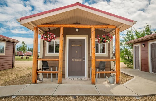 Stettler Cabin | Prairie Junction Cabins Stettler