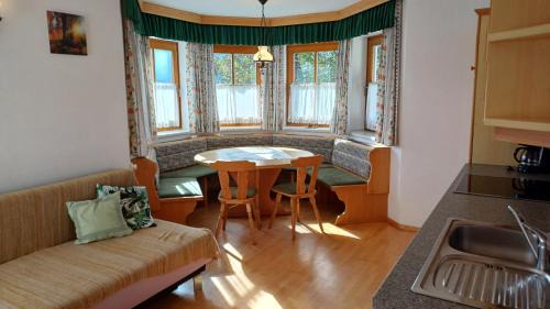 Laubichl Apartment | Prandhof Himmelbettwohnung