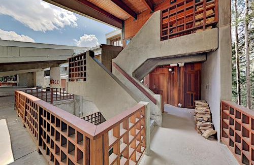 Taos Ski Valley Apartment | Predock 2A