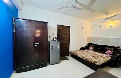 Vrindavan Apartment | Premanand mharaj marg